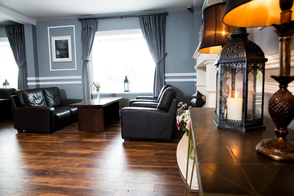 The Gateway Hotel Swinford Extérieur photo