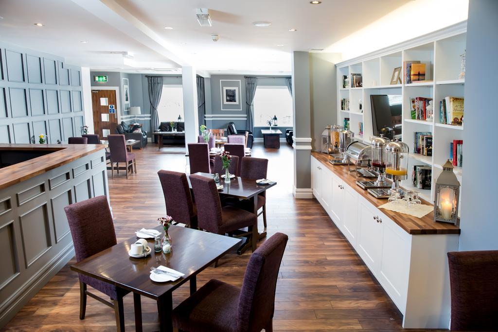 The Gateway Hotel Swinford Extérieur photo