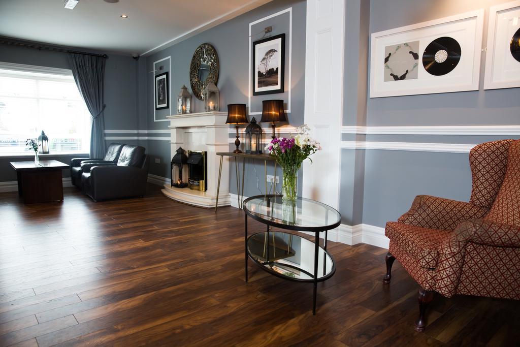 The Gateway Hotel Swinford Extérieur photo