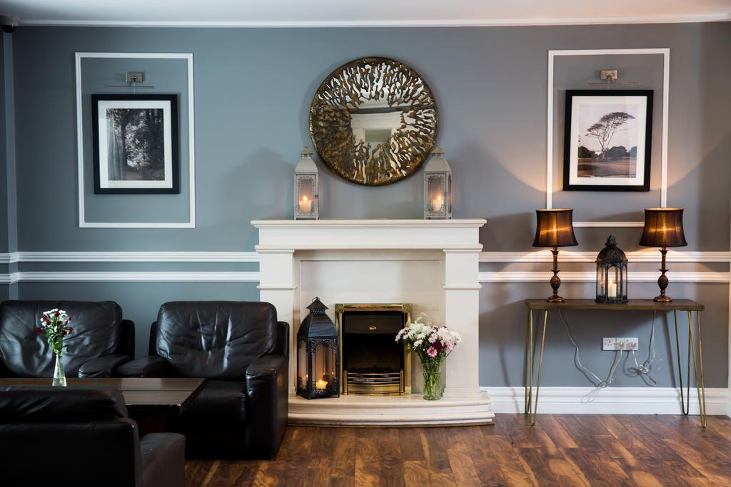 The Gateway Hotel Swinford Extérieur photo