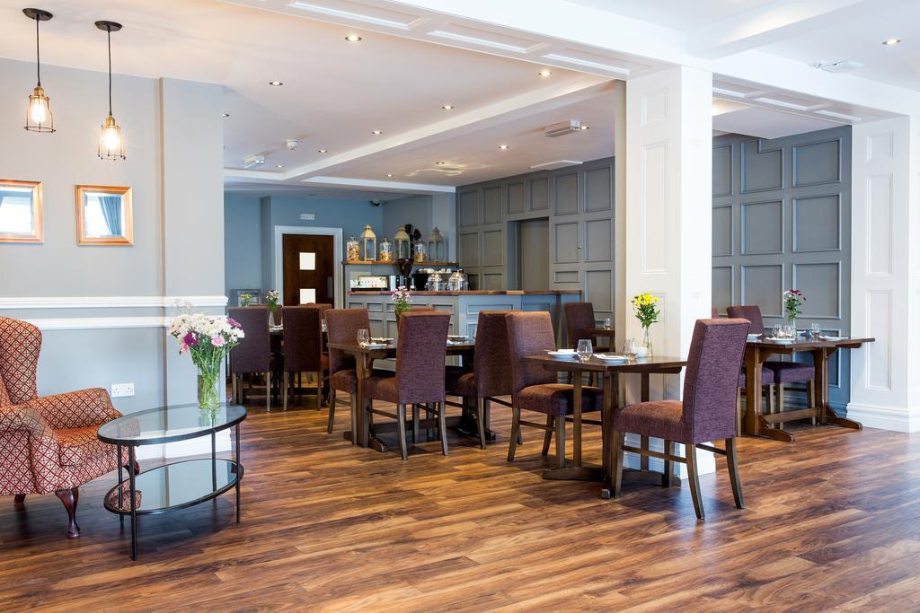 The Gateway Hotel Swinford Extérieur photo